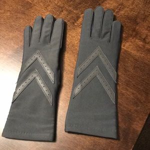 NWOT Gray Driving Gloves
